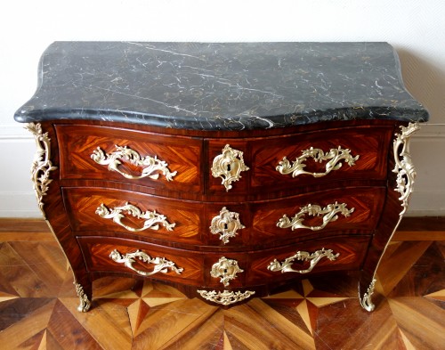 Louis XV chest of drawers in kingwood - stamped by JB Hedouin - 