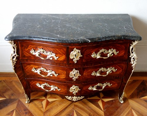 Commode Louis XV en bois de violette - estampille de JB Hedouin - GSLR Antiques