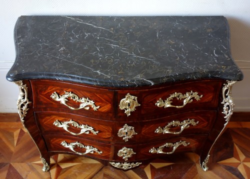 18th century - Louis XV chest of drawers in kingwood - stamped by JB Hedouin