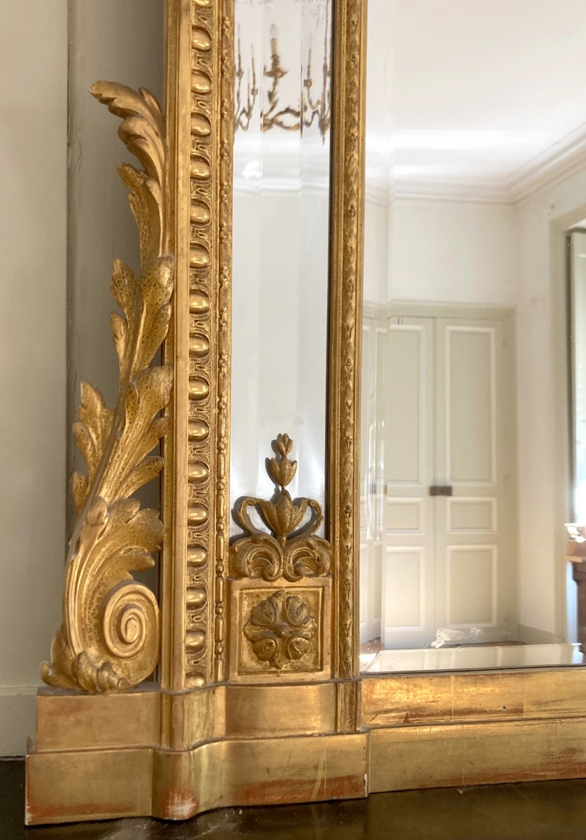 Miroir de cheminée en bois doré, glace au mercure à parecloses vers 1850-60