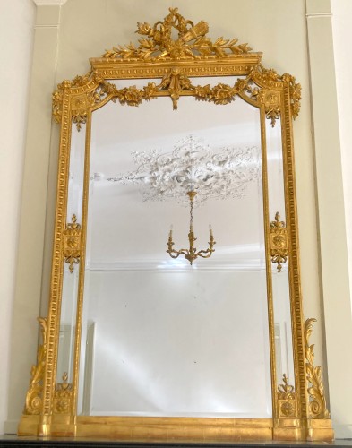 Mirrors, Trumeau  - Gold leaf gilt wood Overmantel with mercury glass, circa vers 1850-60