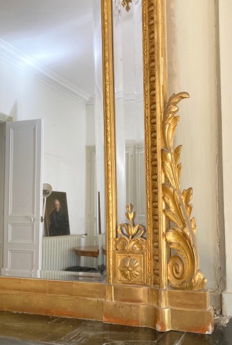 Antiquités - Miroir de cheminée en bois doré, glace au mercure à parecloses vers 1850-60