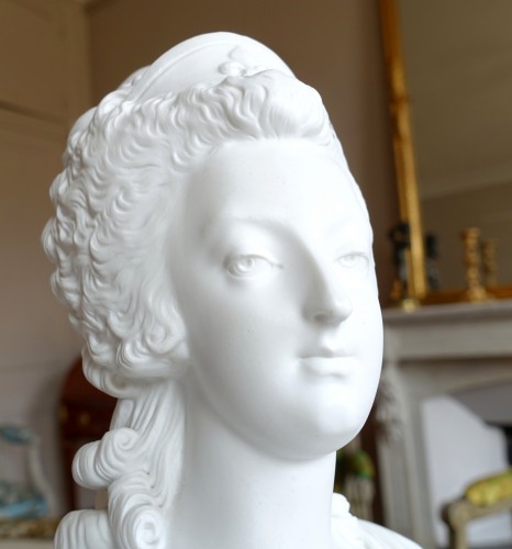 Antiquités - Buste de Marie Antoinette en biscuit de Sèvres