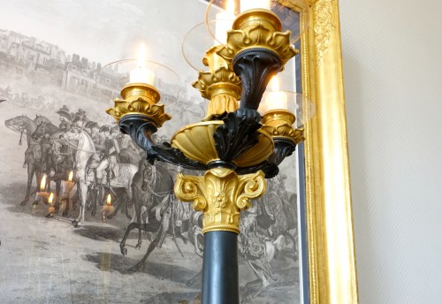 XIXe siècle - Paire de candélabres en bronze patiné et doré, époque Restauration