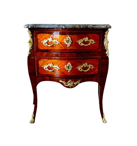 Petite commode sauteuse d'époque Louis XV - Estampille Jean Lapie