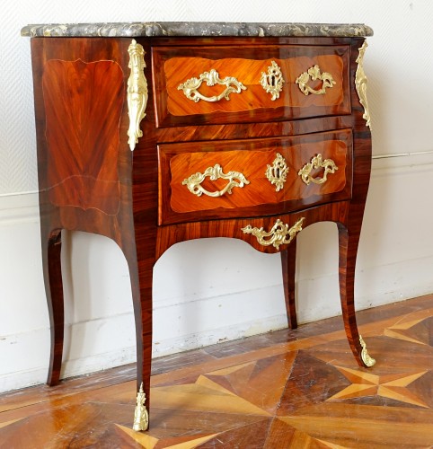 Petite commode sauteuse d'époque Louis XV - Estampille Jean Lapie - Mobilier Style Louis XV