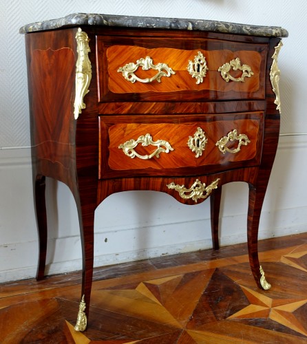 Mobilier Commode - Petite commode sauteuse d'époque Louis XV - Estampille Jean Lapie