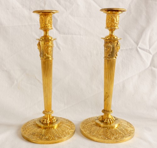 Luminaires Bougeoirs et Chandeliers - Paire de flambeaux Empire en bronze doré par Claude Galle