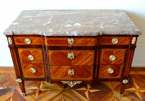 Transition - Commode à la Grecque d'époque Louis XV