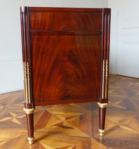 Antiquités - Commode en acajou d'époque Louis XVI - estampille de Joseph Stockel