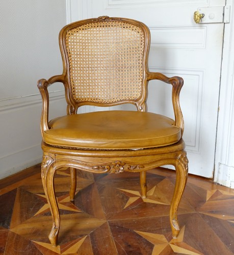 Fauteuil Canné Louis XV estampillé de François Reuze - Sièges Style Louis XV