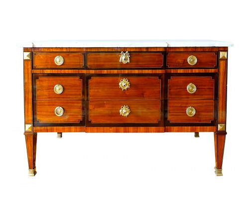 Large Louis XVI marquetry chest of drawers, late 18th century - 145,5cm