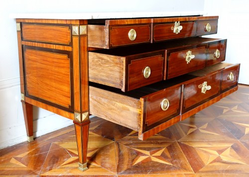 Large Louis XVI marquetry chest of drawers, late 18th century - 145,5cm - Louis XVI