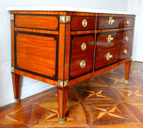 Antiquités - Large Louis XVI marquetry chest of drawers, late 18th century - 145,5cm