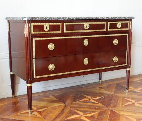 Commode Louis XVI en acajou - Mobilier Style Louis XVI