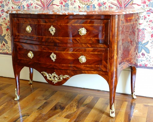 Commode Louis XV estampille Hubert Hansen - Mobilier Style Louis XV