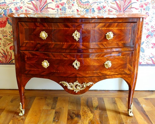 XVIIIe siècle - Commode Louis XV estampille Hubert Hansen