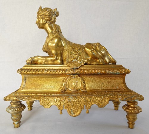 Paire de chenets Napoleon III Aux Sphinges en bronze doré - Napoléon III