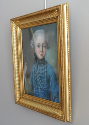 Portrait d'un enfant en hussard - Ecole française du 18e siècle - GSLR Antiques