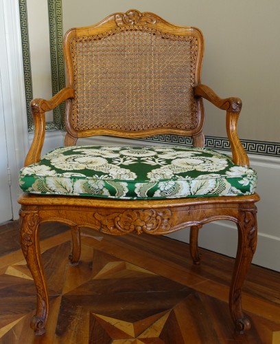 XVIIIe siècle - Suite de 4 fauteuils cannés d'époque Louis XV