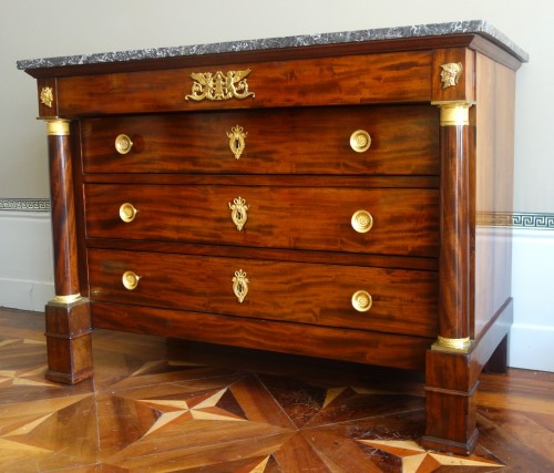 Empire - Empire period mahogany chest of drawers
