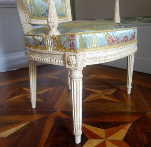 Antiquités - Paire de fauteuils cabriolets Louis XVI estampille de Paul-François Jean