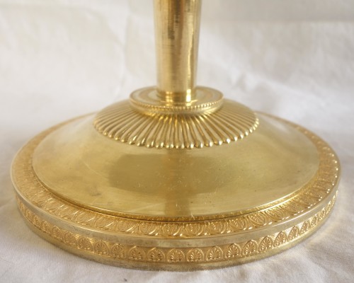 XIXe siècle - Paire de flambeaux bougeoirs Empire en bronze doré par Claude Galle