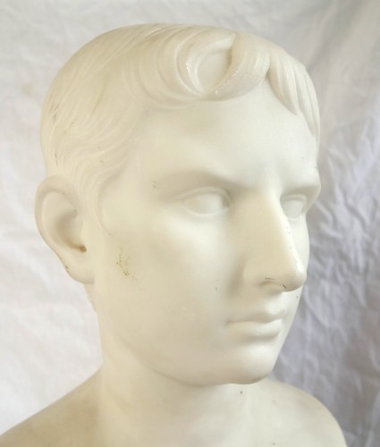 Buste de l'empereur Auguste jeune en marbre - 19e siècle - Napoléon III