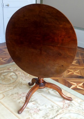 XVIIIe siècle - Guéridon Louis XVI en acajou estampille de Canabas