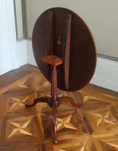 Louis XVI - Guéridon Louis XVI en acajou estampille de Canabas