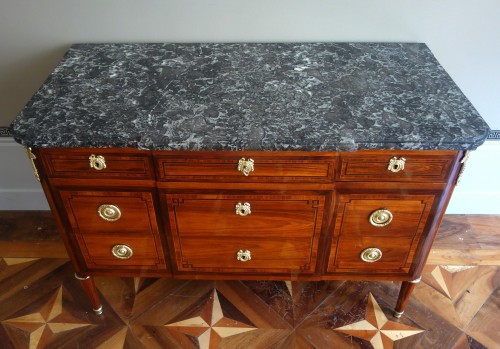Mobilier Commode - Commode Louis XVI - estampille de Jean-Girard-Théodore Sar