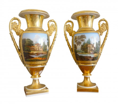 Paire de grands vases en porcelaine de Paris début 19e