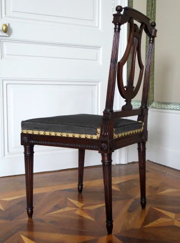 Paire de chaises d'époque Louis XVI en acajou marques Palais de Compiegne - Louis XVI