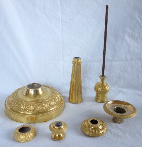 Luminaires Bougeoirs et Chandeliers - Paire de bougeoirs flambeaux Louis XVI en bronze doré