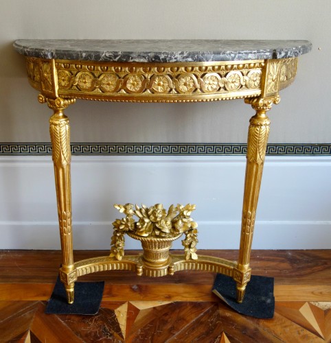 Louis XVI period carved and giltwood wall console - Furniture Style Louis XVI