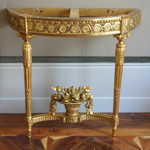 Louis XVI - Louis XVI period carved and giltwood wall console