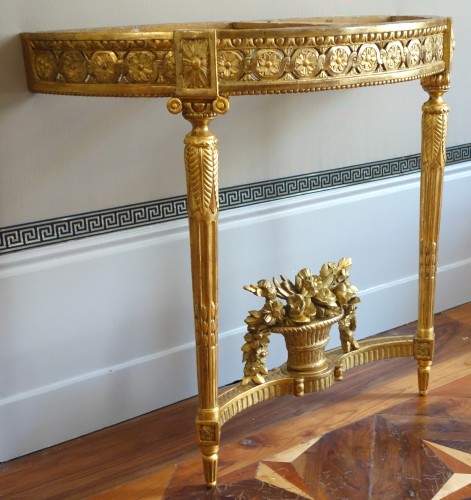 Antiquités - Louis XVI period carved and giltwood wall console