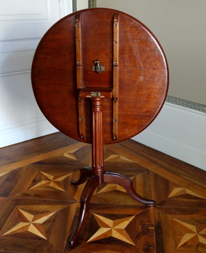 XVIIIe siècle - Guéridon en acajou d'époque Louis XVI estampille de Canabas