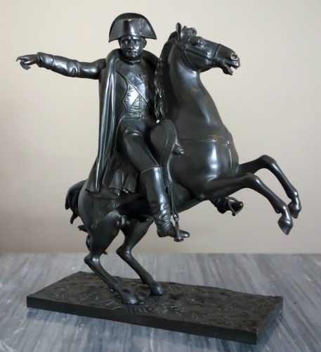 L'Empereur Napoleon à cheval, bronze à patine brun noir d'époque début 19e siècle - GSLR Antiques