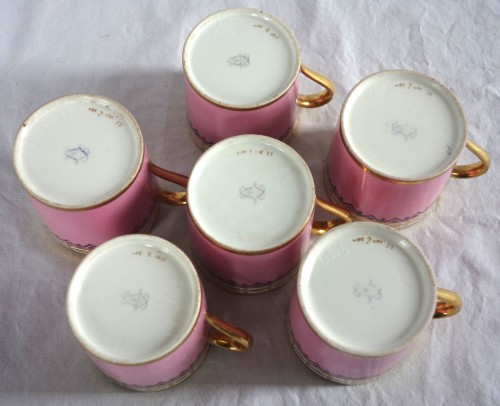 Service à café de tasses litrons en porcelaine de Sèvres - GSLR Antiques