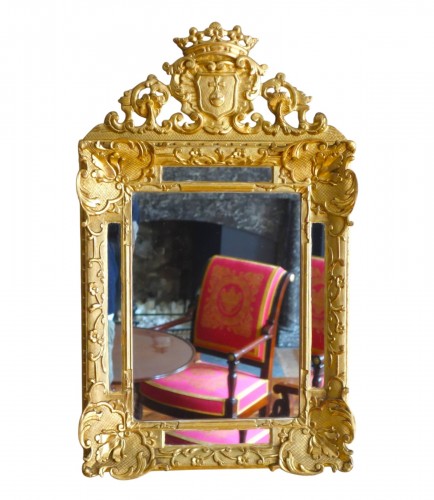 Miroir à parecloses en bois doré