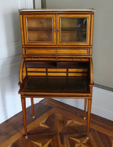 Bureau cylindre en citronnier et acajou, fin de l'époque Louis XVI - GSLR Antiques
