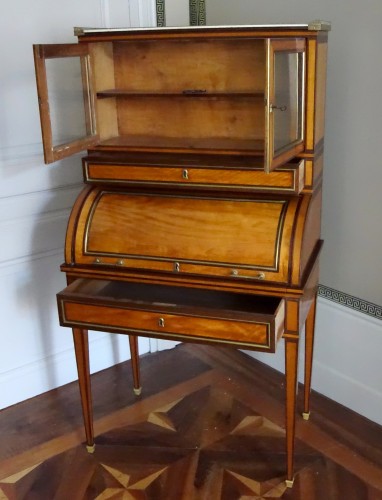 XVIIIe siècle - Bureau cylindre en citronnier et acajou, fin de l'époque Louis XVI