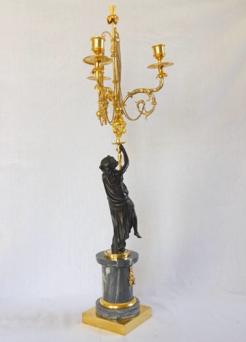 Luminaires Bougeoirs et Chandeliers - Paire de candélabres en marbre et bronze doré d'époque Louis XVI