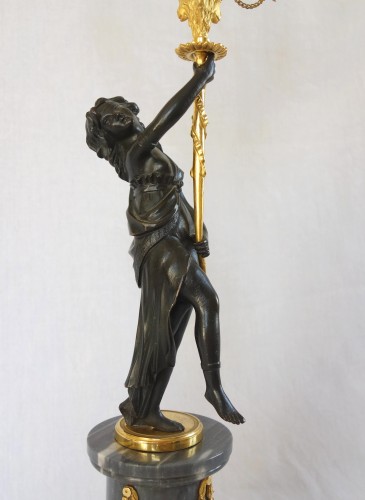 XVIIIe siècle - Paire de candélabres en marbre et bronze doré d'époque Louis XVI