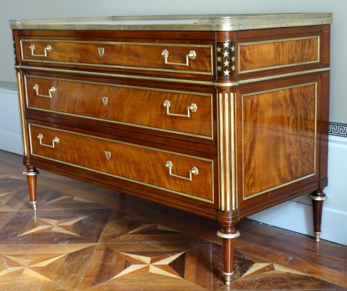 Commode d'époque Directoire en plaquage d'acajou et citronnier - Mobilier Style Directoire