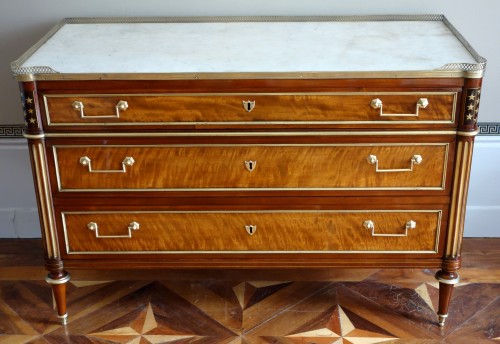 Commode d'époque Directoire en plaquage d'acajou et citronnier - GSLR Antiques