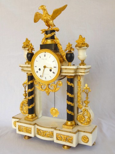 Horlogerie Pendule - Pendule portique d'époque Louis XVI en mabre et bronze doré