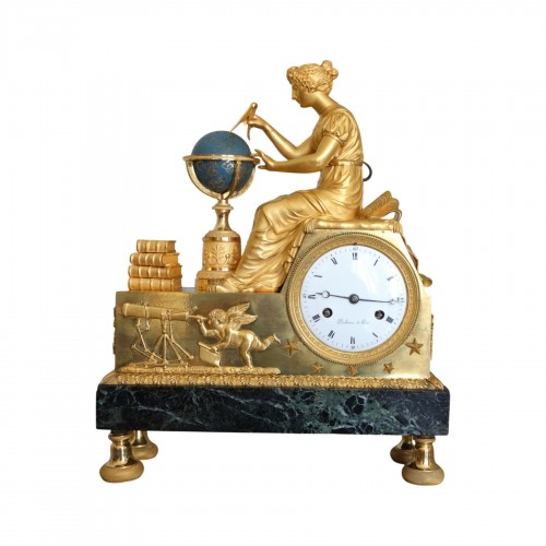 Pendule Empire L'étude de l'Astronomie, cadran signé Piolaine à Paris