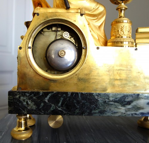 Antiquités - Pendule Empire L'étude de l'Astronomie, cadran signé Piolaine à Paris